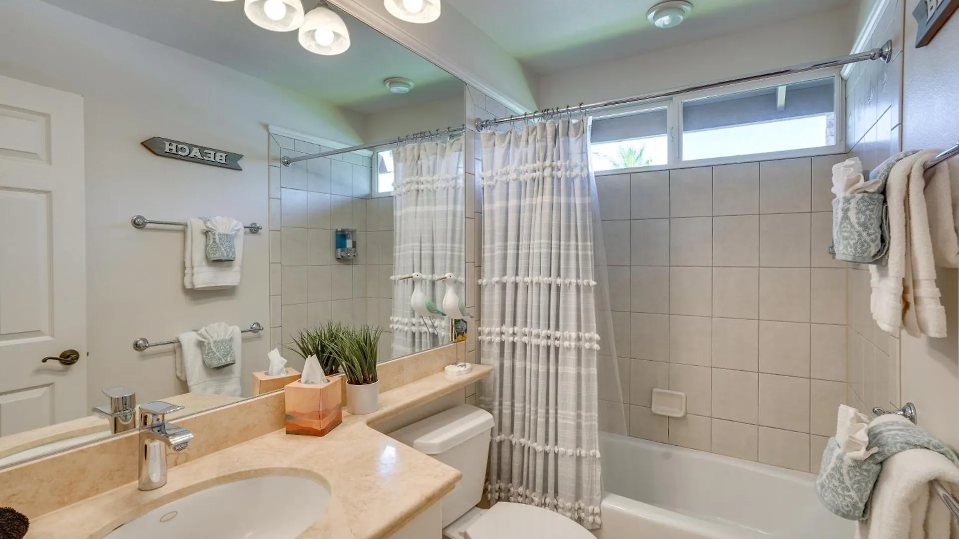 1 Mi To Coast And Shops Waikoloa Beach Getaway! 0*,  United States